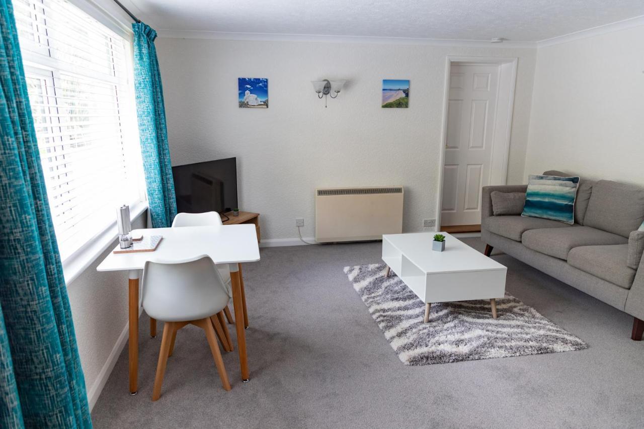 2 Chatsworth Riverscape Apartments - Peaceful Apartment In Great Location With Free Parking Overlooking The Gannel Just A Short Walk From Newquays Incredible Beaches And Local Amenities Ньюкі Екстер'єр фото